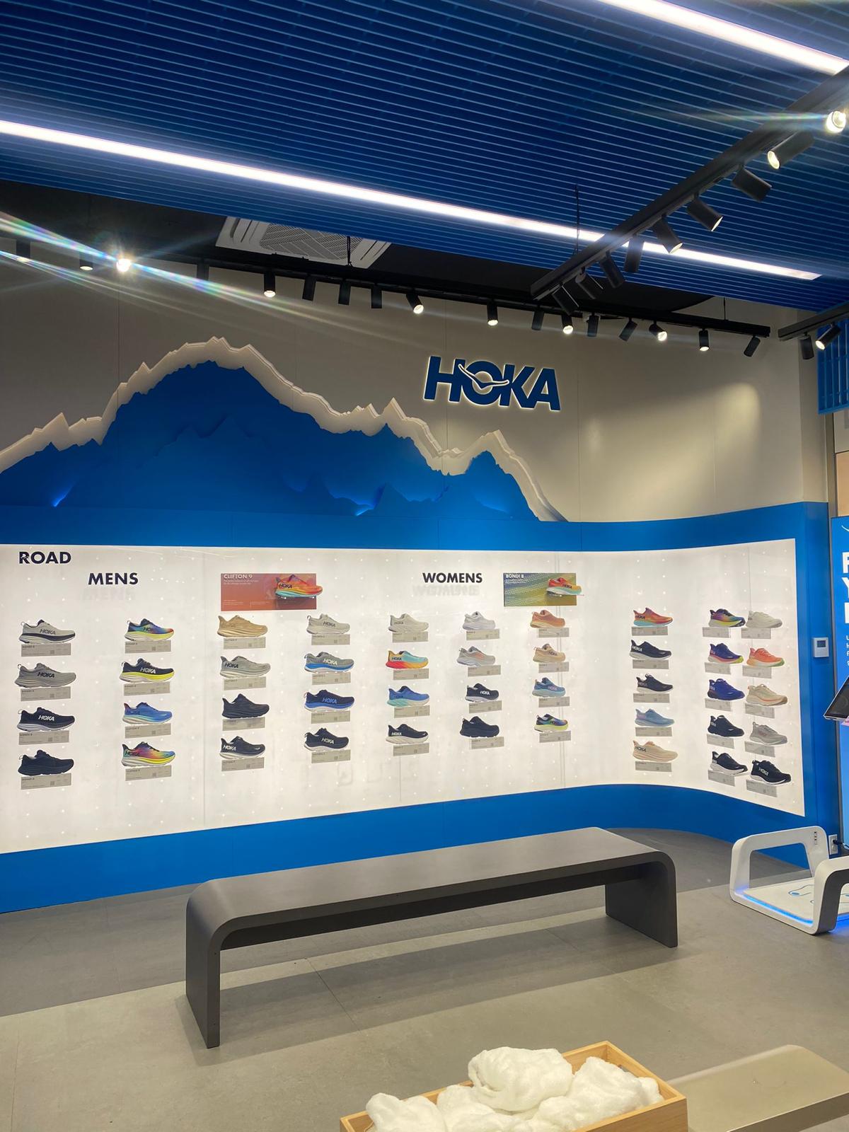 Lighting the Brand: illuminazione retail custom per Hoka New York Lighting the Brand: illuminazione retail custom per Hoka New York