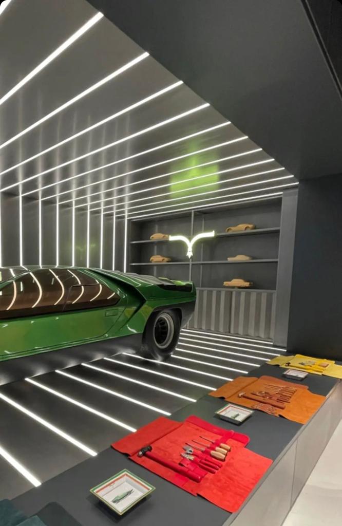 Illuminazione custom per il retail: dal concept al punto vendita Illuminazione custom per il retail: dal concept al punto vendita