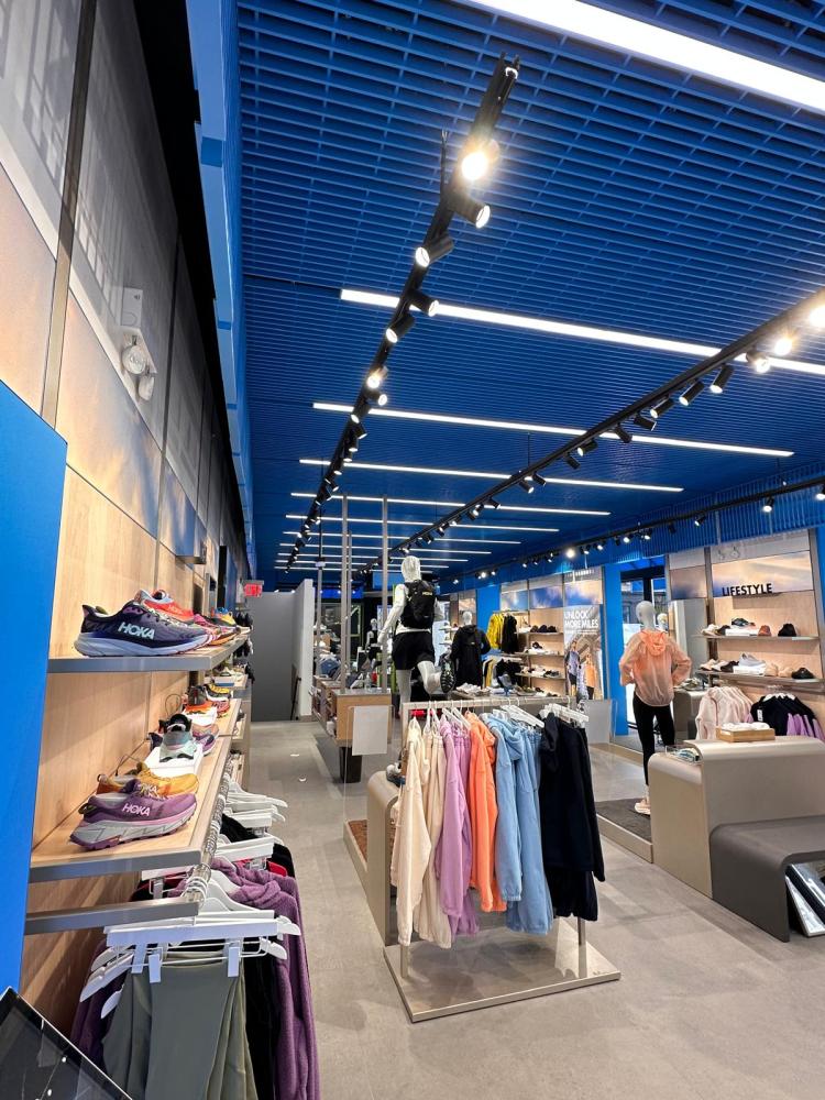 Illuminazione retail custom Hoka - New York