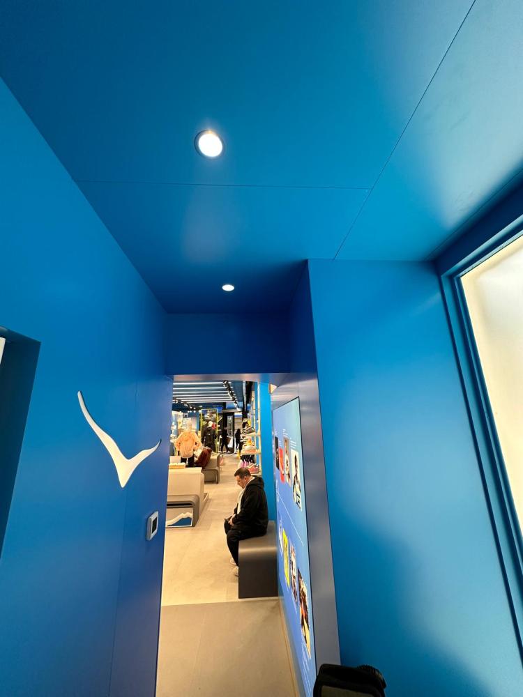 Illuminazione retail custom Hoka - New York